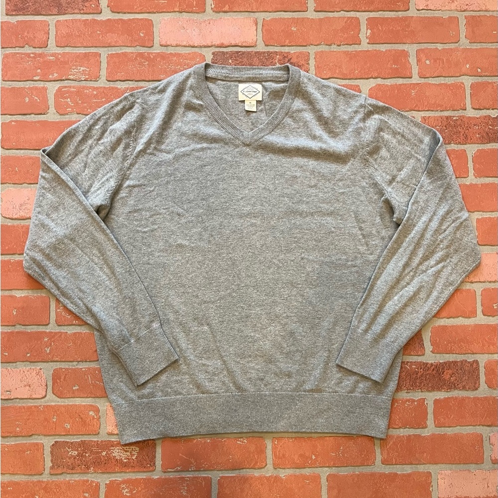 Men’s St. John’s Bay V-Neck Sweater Gray XL